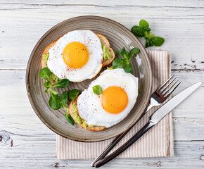 toast with fried egg