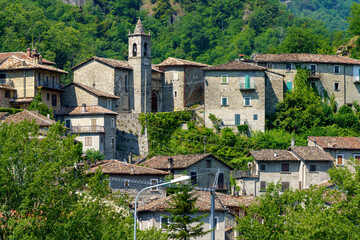 Fototapeta premium Old Salaria road near Ascoli Piceno, Marche, Italy: Quintodecimo
