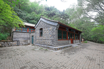 Fototapeta na wymiar Chinese traditional architectural landscape in Beijing Botanical Garden