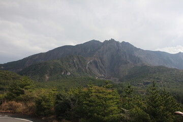 桜島の風景。桜島の風景。湯之平展望所から見る北岳・中岳。