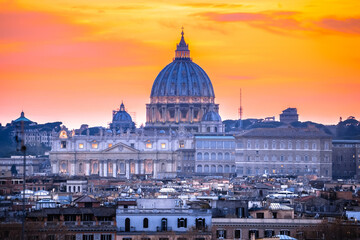 Fototapeta na wymiar Vatican. The Papal Basilica of Saint Peter in Vatican sunset view