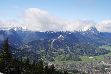 Fototapeta na wymiar Panorama of Alpspitze from Garmisch-Partenkirchen, Germany