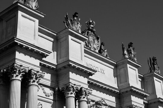 Grayscale shot of Brandenburg Gate, Brandenburger Tor, Potsdam, Germany.