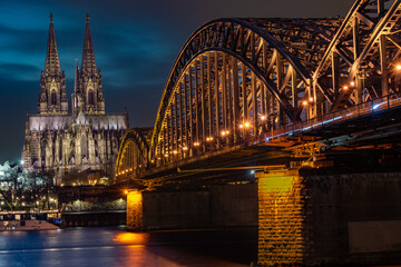 Fototapeta premium cologne cathedral at night