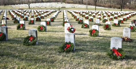 Jefferson Barracks National Cemetery on Wreathes Across America Day in St. Louis, MIssouri - obrazy, fototapety, plakaty