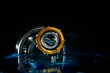Ball bearing. Lubricating oil.