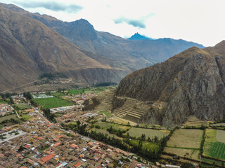 Fototapeta na wymiar View of the beautiful town and valley of Ollantaytambo - Ollantaytambo, Peru