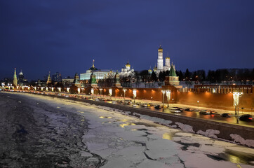 Obraz premium Panorama of winter Moscow apital of Russia. Kremlin, Kremlin wall, churches, Grand Kremlin Palace