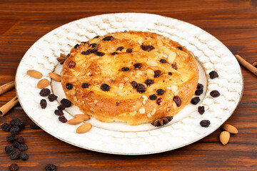 Pie with raisins and almonds