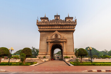 Fototapeta na wymiar Laos, Vientiane. The Patuxai (Victory Gate) monument.