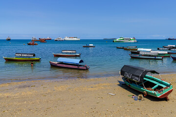 Obraz na płótnie Canvas Zanzibar łodzie wycieczkowe miejscowych