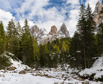 Tschamin Valley, Valle di Ciamin, in the Rosengarten, Catinaccio mountain range The dolomites are listed as UNESCO World Heritage Site. Central Europe, Italy.