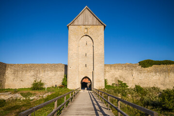 Obraz premium Sweden, Gotland Island, Visby, 12th century city wall, most complete medieval city wall in Europe, Osterport Tower
