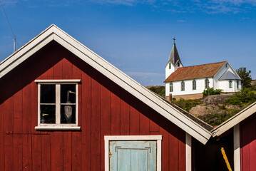Sweden, Bohuslan, Hamburgsund, red fishing shacks