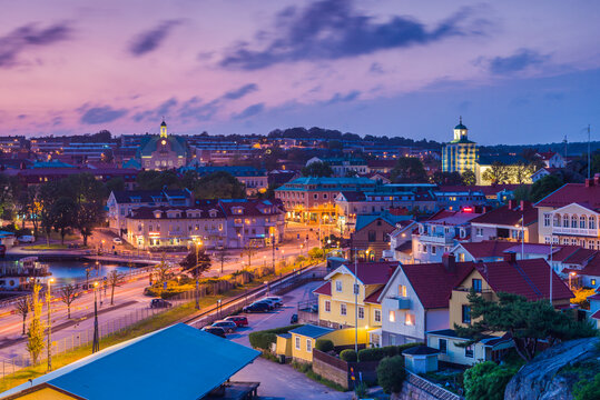 Sweden, Bohuslan, Stromstad, town view, dusk