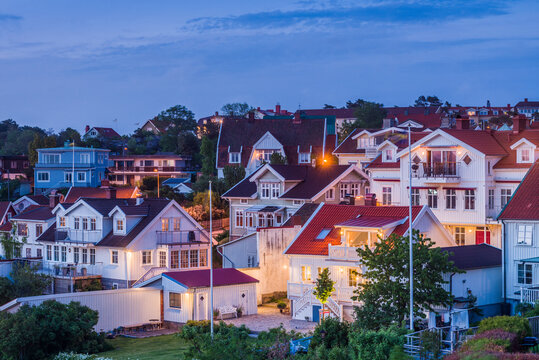 Sweden, Bohuslan, Stromstad, town view, dusk