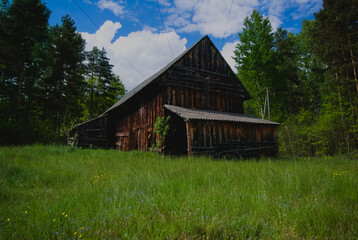 Obraz premium old wooden house