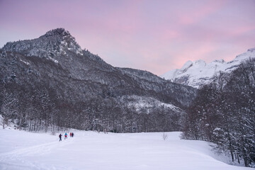 Excursión en raquetas por el Pirineo Francés.