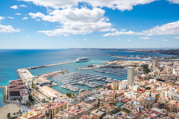 Fototapeta premium View of Alicante from Santa Barbara Castle