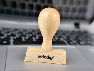 Erledigt, Stempel