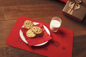 Delicious snack and Christmas themed decorations