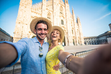 Image of a happy couple on vacation.