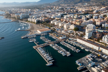 vista de aérea del puerto pesquero Marbella, Andalucía