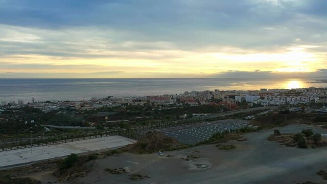hyperlapse de las ultimas luces en el municipio de Marbella, Espa&ntilde;a