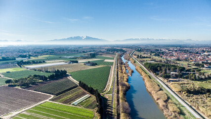 Panorama aérien de la voie verte de l'agly et du Canigou
