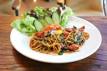 spaghetti or spicy spaghetti, pasta or spicy pasta