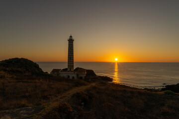 faro di Ustica in Sicilia al tramonto