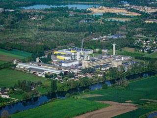 vue aérienne de la zone industrielle de Saint-Pierre-la-Garenne dans l'Eure en France
