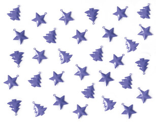 Fototapeta premium Christmas pattern with violet Christmas decorations on white background. Color of the year 2022 Very Peri.