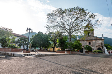 Obraz premium Honda is a Colombian municipality located in the north of the department of Tolima, in the interior of the country. It is part of the Network of heritage peoples of Colombia