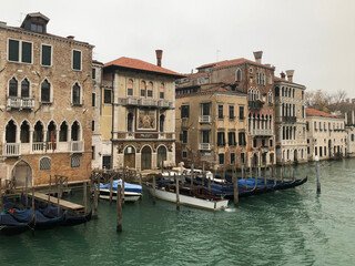 Fototapeta na wymiar Buildings along the Grand Canal in Venice