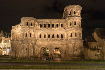 Porta Nigra bei Nacht