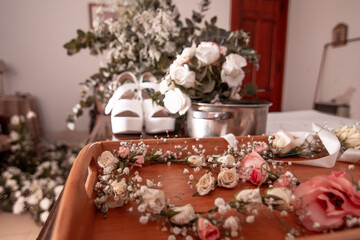wedding flowers. wedding shoes. Flower diadem. luxurious wedding. Autumn Winter. Warm colors.
