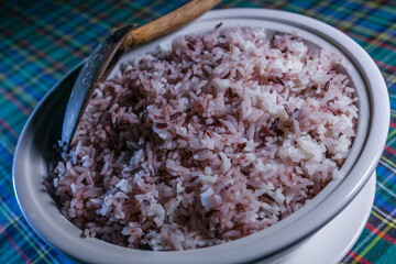 Hot hand-baked rice served in a ceramic bowl.
have high nutritional value