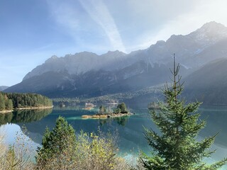 Fototapeta na wymiar Beautiful lake and mountain panoramic view, Eibsee Garmisch Partenkirchen Germany
