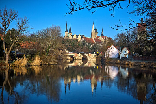 Merseburger Dom St. Johannes und St. Laurentius , Schloss Merseburg , Neumarktbr&uuml;cke und Neumarktkirche St. Thomae an der Saale in Merseburg.
