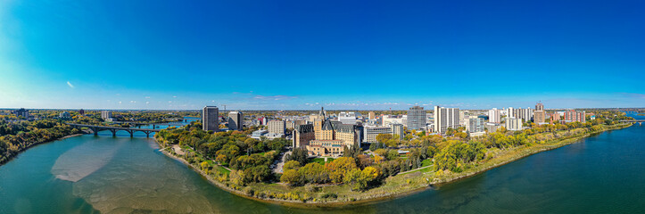 Obraz premium Aerial view of the downtown area of Saskatoon, Saskatchewan, Canada