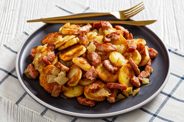 Bratkartoffeln, german potato with bacon and onion