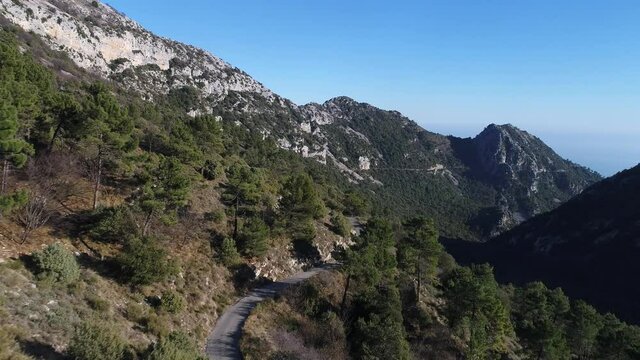 vue sur le Col de la Madone de Gorbio en vue a&eacute;rienne - Alpes-Maritimes