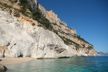 Küste Klippen Baunei Sardinien Bootsfahrt Boot 