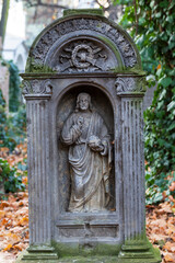 Fototapeta premium Historic Statue on the mystery old Prague Cemetery, Czech Republic