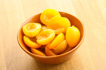 Canned apricot – sweet light dessert