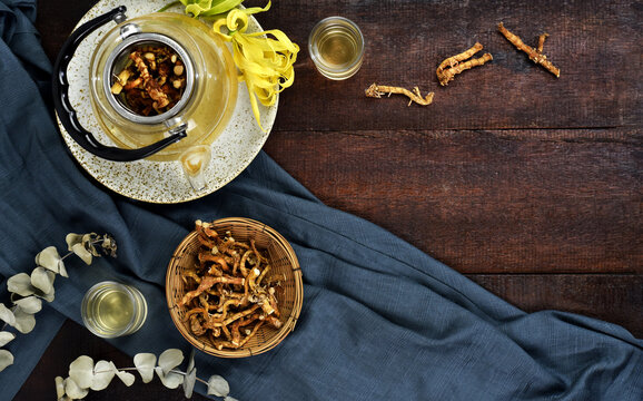 traditional herb tea background © bellatatar