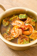 Sour soup made of Tamarind Paste with Shrimps and Vegetable Omelet