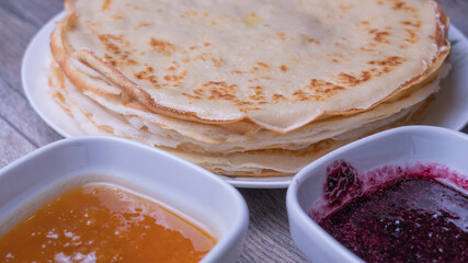 pancakes with jam
