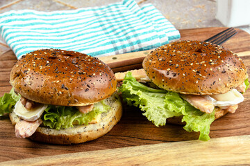 burger au saumon et fromage de chèvre